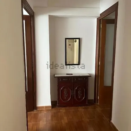 комната в квартире центре с прживанием в семье Ubytování v soukromí Alicante